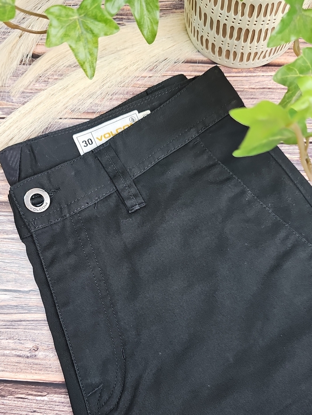 NEW VOLCOM MEN'S BLACK FRIKIN TRUE TO THIS FLAT-FRONT CHINO SHORTS